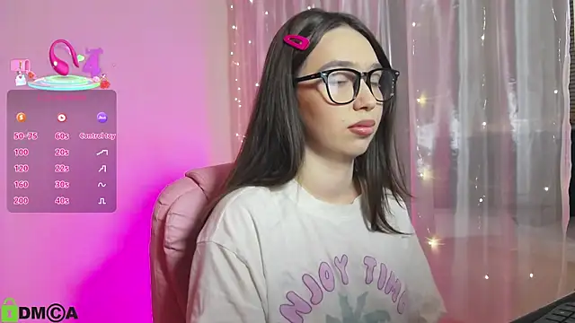 Snapshot of Arianahot777 chatting on September 2025 08:32:02 PM Arianahot777 online show from September 2025 08:32:02 PM