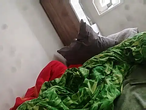 Snapshot of bouraktom6 chatting on April 2026 12:34:02 PM bouraktom6 online show from April 2026 12:34:02 PM