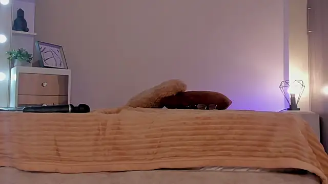 Snapshot of leahaltomm chatting on March 2025 09:36:02 PM leahaltomm online show from March 2025 09:36:02 PM