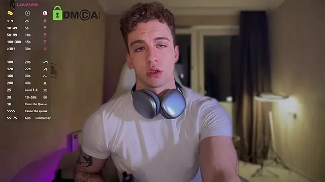 VincentSmith02 online show from October 2025 08:18:02 PM