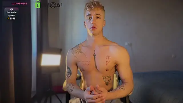 Snapshot of VincentSmith02 chatting on March 2026 08:58:02 AM VincentSmith02 online show from March 2026 08:58:02 AM