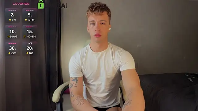 Snapshot of VincentSmith02 chatting on April 2026 12:41:01 AM VincentSmith02 online show from April 2026 12:41:01 AM