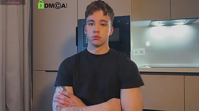 Snapshot of VincentSmith02 chatting on April 2026 02:00:02 PM VincentSmith02 online show from April 2026 02:00:02 PM