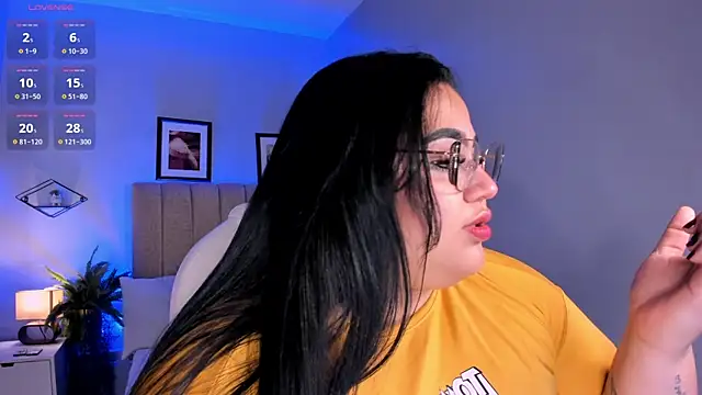 Snapshot of _michel_bbw chatting on April 2026 03:06:01 AM michel bbw online show from April 2026 03:06:01 AM