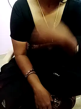 Snapshot of Tamil_Radha chatting on February 2025 09:32:01 AM Tamil Radha online show from February 2025 09:32:01 AM