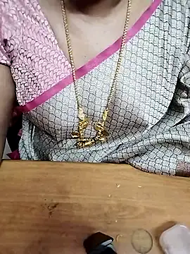 Snapshot of Tamil_Radha chatting on October 2025 05:43:01 PM Tamil Radha online show from October 2025 05:43:01 PM