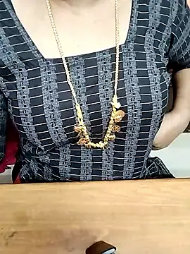 Snapshot of Tamil_Radha chatting on October 2025 01:28:01 AM Tamil Radha online show from October 2025 01:28:01 AM