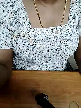 Snapshot of Tamil_Radha chatting on October 2025 05:24:02 PM Tamil Radha online show from October 2025 05:24:02 PM