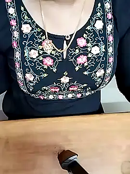 Snapshot of Tamil_Radha chatting on October 2025 05:39:01 PM Tamil Radha online show from October 2025 05:39:01 PM