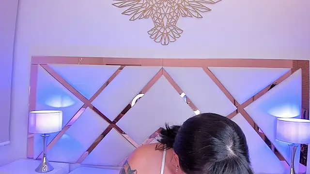 Snapshot of TinaPutina chatting on March 2025 08:53:01 PM TinaPutina online show from March 2025 08:53:01 PM