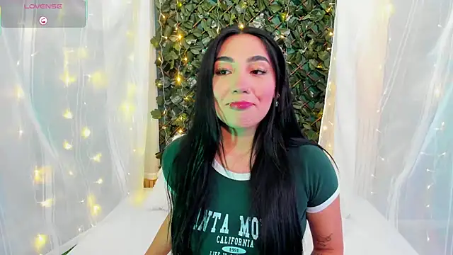 Snapshot of Enyel_valmina chatting on March 2025 09:23:02 PM Enyel valmina online show from March 2025 09:23:02 PM