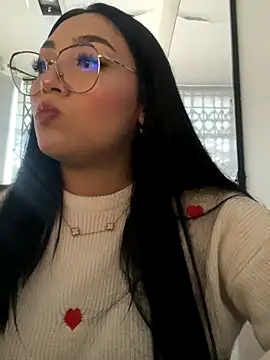 Snapshot of Enyel_valmina chatting on September 2025 05:48:01 PM Enyel valmina online show from September 2025 05:48:01 PM