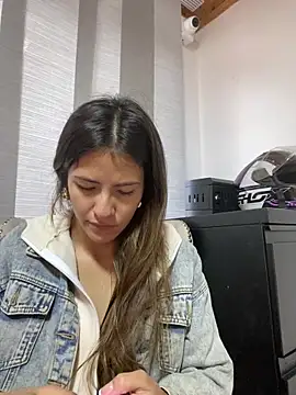 Andrea18 blonde online show from March 2025 12:29:01 PM