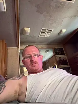 Snapshot of ClimbedCaelum chatting on April 2026 06:16:02 PM ClimbedCaelum online show from April 2026 06:16:02 PM