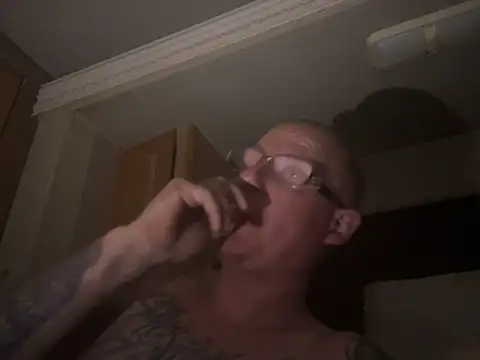 Snapshot of ClimbedCaelum chatting on April 2026 07:02:01 AM ClimbedCaelum online show from April 2026 07:02:01 AM