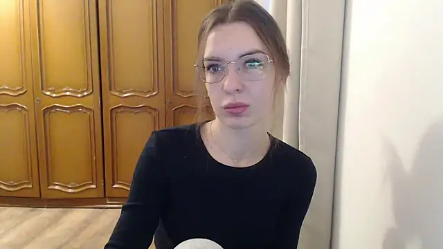 Snapshot of aurora_lust chatting on November 2025 06:29:02 AM aurora lust online show from November 2025 06:29:02 AM