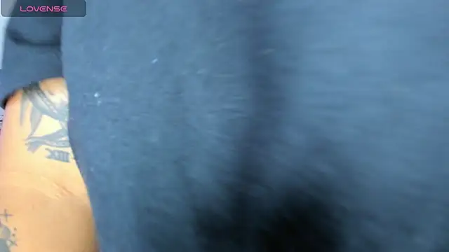 Liiam smith  online show from November 2025 01:14:02 PM