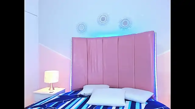 Liiam smith  online show from December 2025 01:09:02 PM