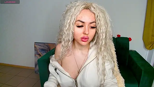 MissisCaty online show from February 2025 07:48:02 PM