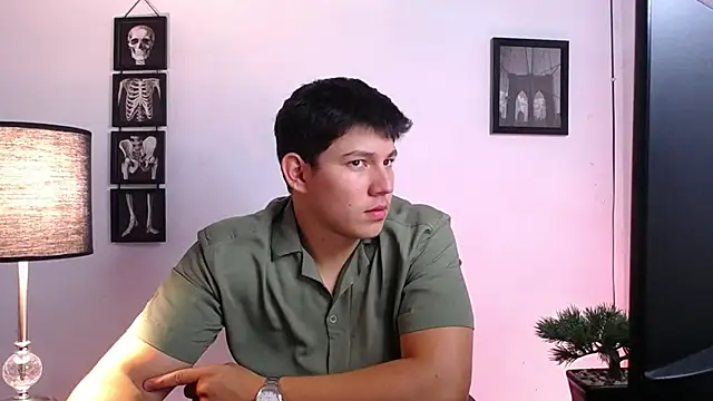 Snapshot of JamesCr_ chatting on October 2025 02:22:02 AM JamesCr online show from October 2025 02:22:02 AM