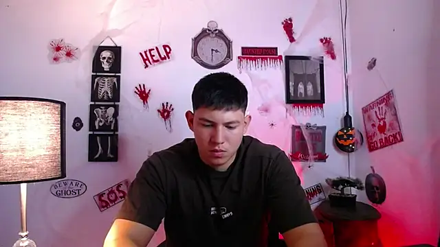 Snapshot of JamesCr_ chatting on October 2025 10:16:02 AM JamesCr online show from October 2025 10:16:02 AM