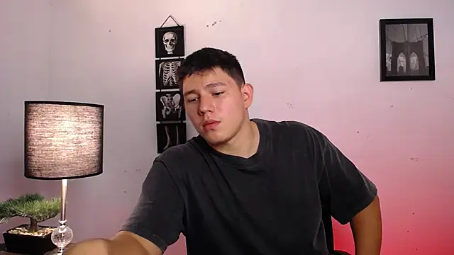 Snapshot of JamesCr_ chatting on November 2025 12:55:01 AM JamesCr online show from November 2025 12:55:01 AM