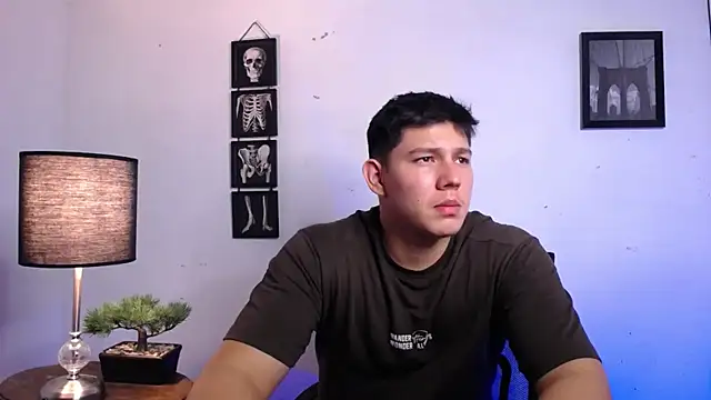 Snapshot of JamesCr_ chatting on November 2025 01:15:01 AM JamesCr online show from November 2025 01:15:01 AM