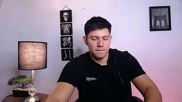 Snapshot of JamesCr_ chatting on November 2025 11:14:02 PM JamesCr online show from November 2025 11:14:02 PM