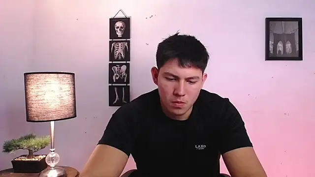 Snapshot of JamesCr_ chatting on November 2025 12:38:02 AM JamesCr online show from November 2025 12:38:02 AM