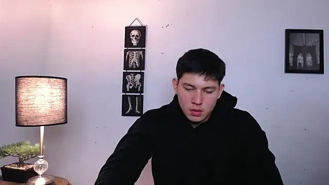 Snapshot of JamesCr_ chatting on November 2025 01:48:02 AM JamesCr online show from November 2025 01:48:02 AM