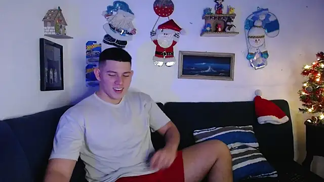 Snapshot of JamesCr_ chatting on November 2025 02:03:01 AM JamesCr online show from November 2025 02:03:01 AM