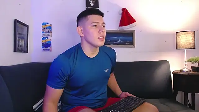 Snapshot of JamesCr_ chatting on November 2025 02:42:02 PM JamesCr online show from November 2025 02:42:02 PM