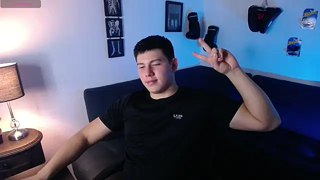 JamesCr  online show from February 2026 12:11:02 AM