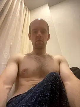 LynnAhNight online show from September 2025 03:08:02 AM