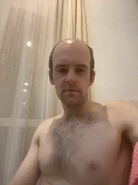 LynnAhNight online show from October 2025 02:59:01 AM