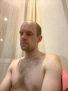 LynnAhNight online show from November 2025 03:28:02 AM