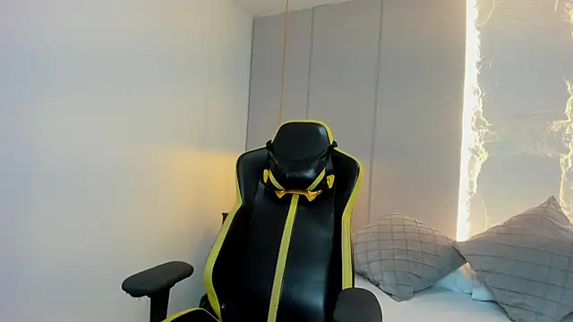 Snapshot of tiffanny_doll_ chatting on April 2026 06:30:02 PM tiffanny doll online show from April 2026 06:30:02 PM