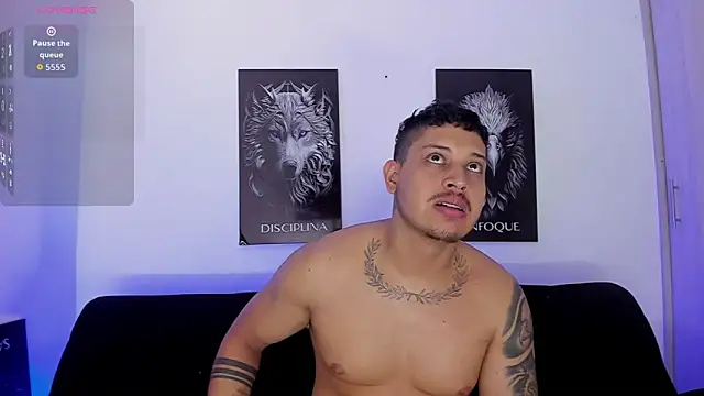 Snapshot of JohanSmith chatting on January 2026 07:04:02 PM JohanSmith online show from January 2026 07:04:02 PM