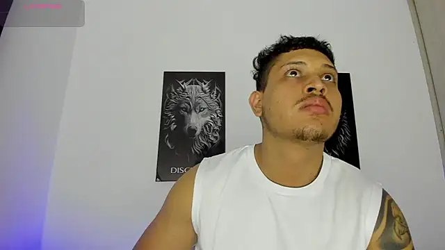 Snapshot of JohanSmith chatting on January 2026 12:25:01 AM JohanSmith online show from January 2026 12:25:01 AM