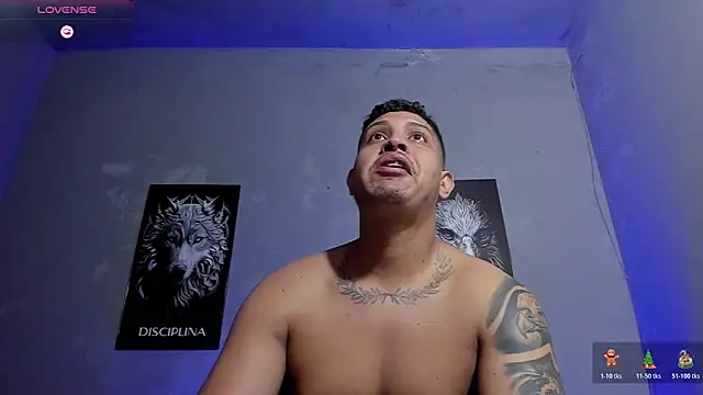 Snapshot of JohanSmith chatting on February 2026 02:07:02 AM JohanSmith online show from February 2026 02:07:02 AM