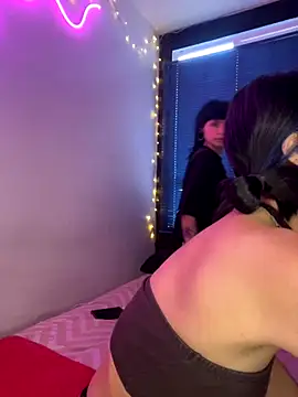 Snapshot of mavimist__ chatting on November 2025 09:31:02 PM mavimist online show from November 2025 09:31:02 PM