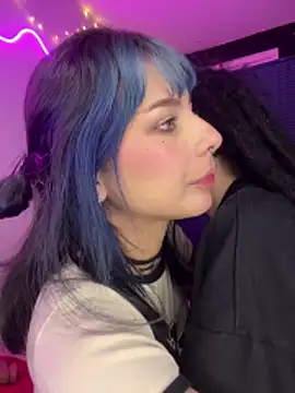 Snapshot of mavimist__ chatting on December 2025 01:48:02 AM mavimist online show from December 2025 01:48:02 AM