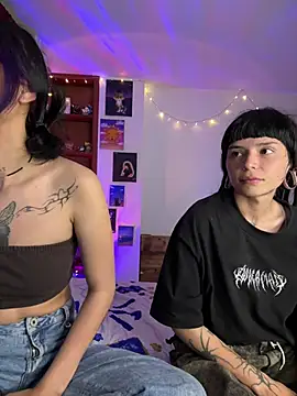 Snapshot of mavimist__ chatting on April 2026 01:47:01 AM mavimist online show from April 2026 01:47:01 AM