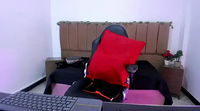 Nikkenyx online show from March 2025 04:00:02 PM