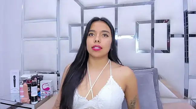 ZoeWan69 online show from February 2025 06:43:01 PM