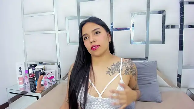 ZoeWan69 online show from February 2025 06:52:02 PM