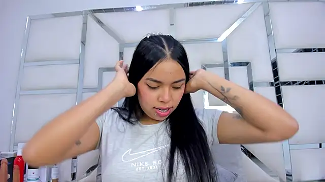 ZoeWan69 online show from December 2025 11:41:02 AM