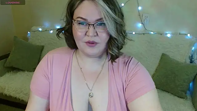 Vivien  wet online show from February 2025 11:16:02 PM