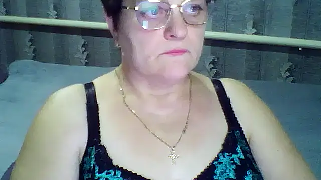 Snapshot of ElzaJewel chatting on February 2026 07:22:01 PM ElzaJewel online show from February 2026 07:22:01 PM