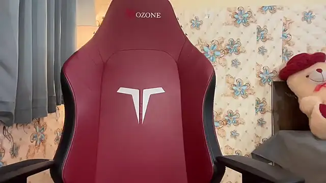 Snapshot of EZ_shuvani chatting on April 2026 04:10:02 AM EZ shuvani online show from April 2026 04:10:02 AM